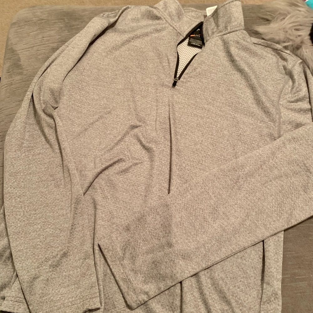 NWOT Men’s Quarter Zip Pull Over